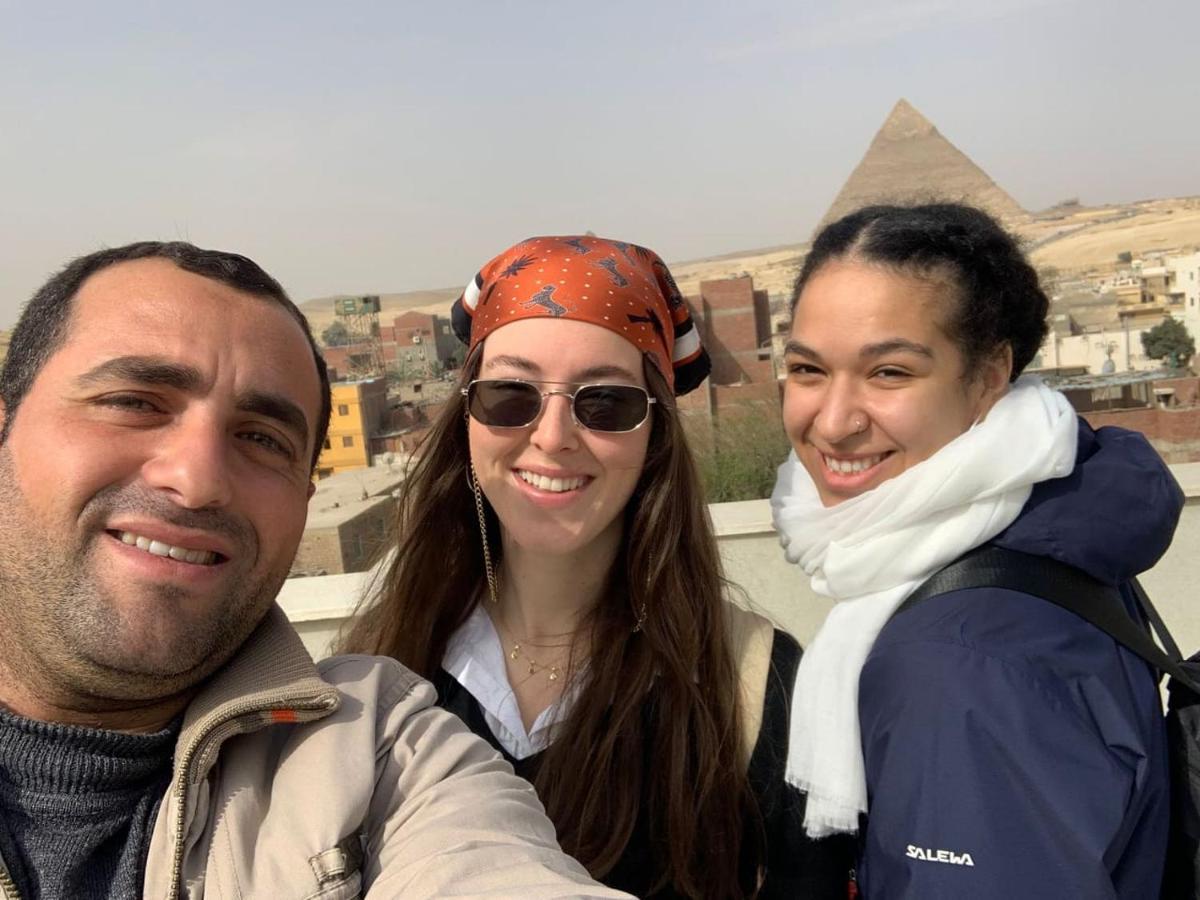 Queen Pyramids View Inn Kafret el-Gabal Kültér fotó